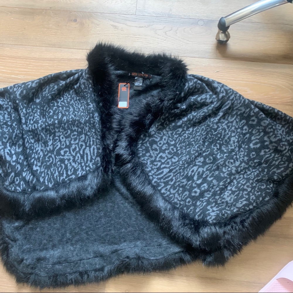 QED LONDON CAPE FAKE FUR LINED NEW